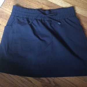 Athleta black skirt